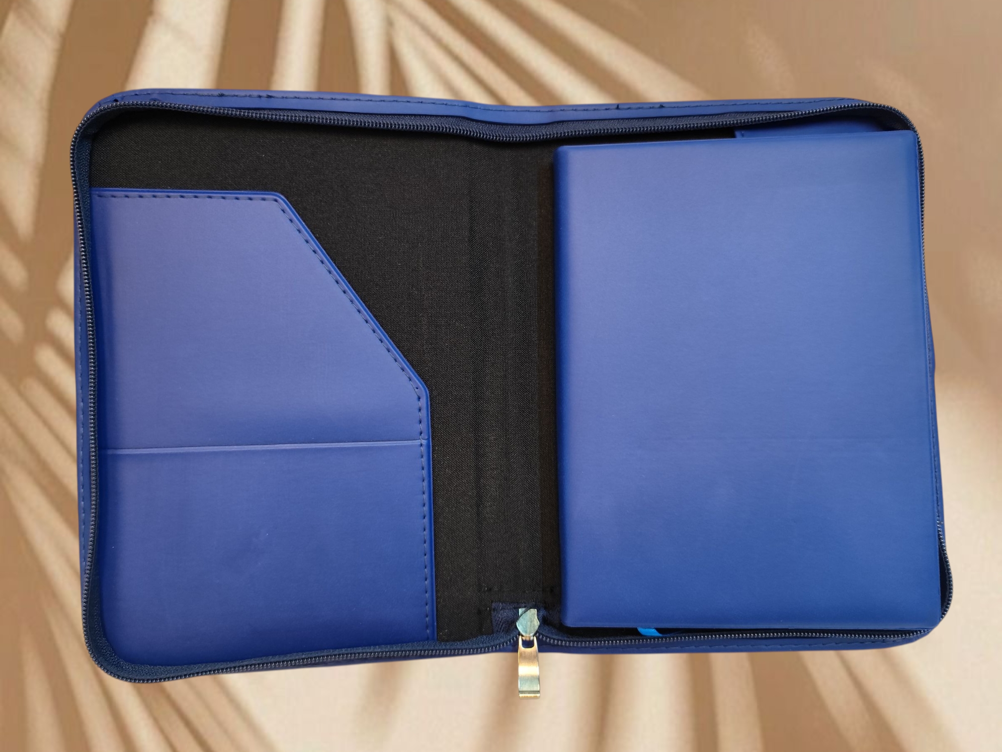 Agenda Abezeta 2026 Medium Classic con dosier en jean Cod. 215 CD Agenda Abezeta 2026 Medium Classic con dosier en jean Cod. 215 CD