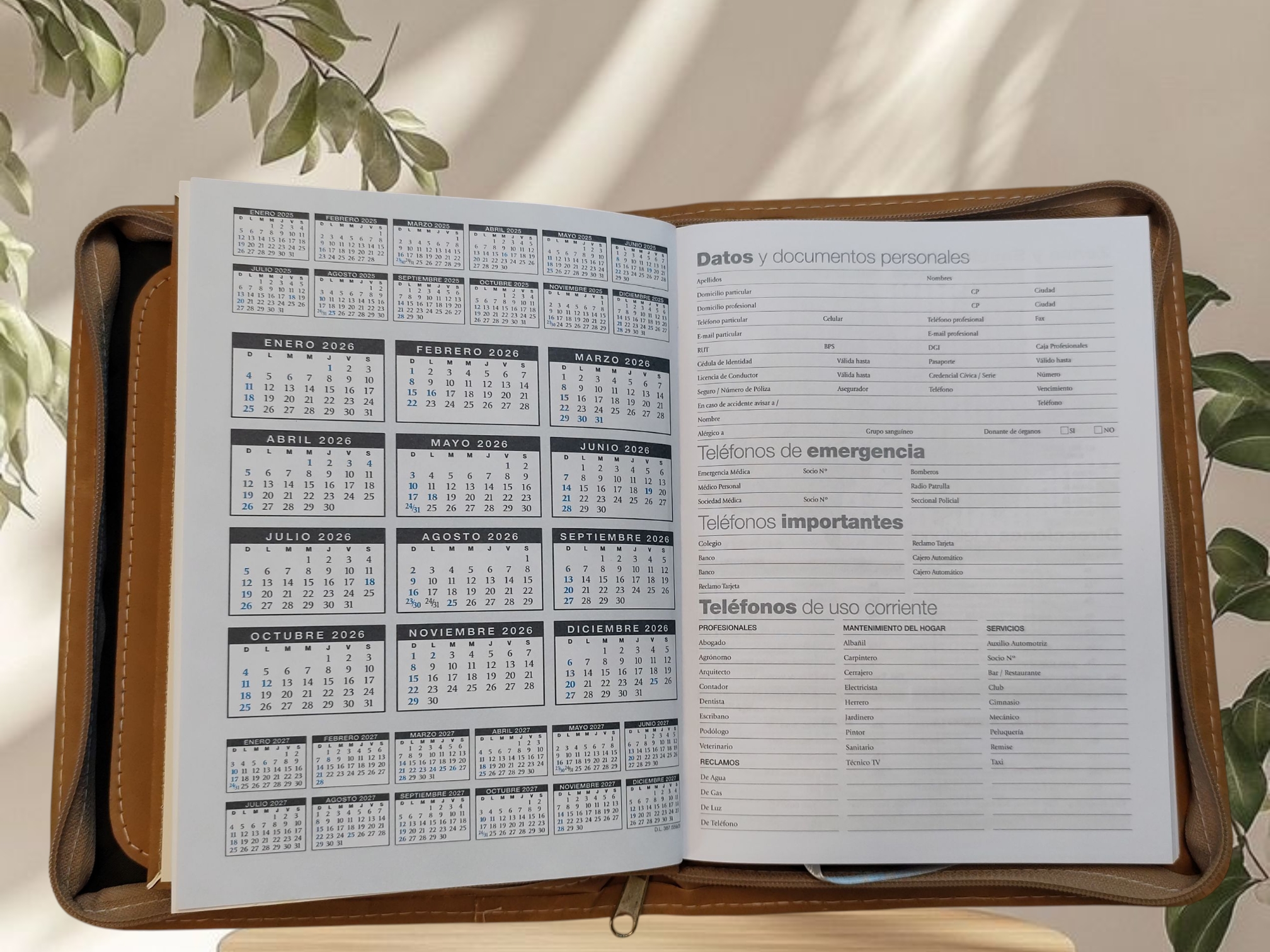 Agenda Remember 3 2026 semanal en dossier con cierre simil cuero tostado cod. 457/1411 Agenda Remember 3 2026 semanal en dossier con cierre simil cuero tostado cod. 457/1411